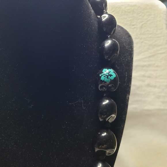 Beautiful Black Chunky Hawaiian Kukui Nut Lei Necklace with Ribbon Closure - Picture 6 of 8